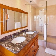 Pereybere Apartment private Balcony (free breakfast)