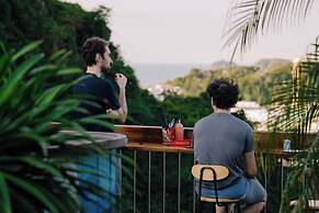 Viet Hoa Hotel & Residence Cat Ba - Rooftop Pool
