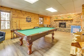 Secluded Cherry Log Cabin w/ Hot Tub + Swings!