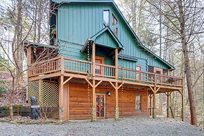Secluded Cherry Log Cabin w/ Hot Tub + Swings!