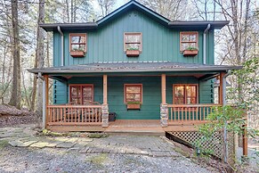 Secluded Cherry Log Cabin w/ Hot Tub + Swings!