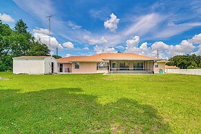 Pet-friendly Ocala Home w/ Screened-in Lanai!