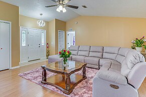 Pet-friendly Ocala Home w/ Screened-in Lanai!