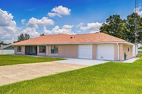 Pet-friendly Ocala Home w/ Screened-in Lanai!