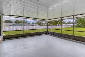 Pet-friendly Ocala Home w/ Screened-in Lanai!