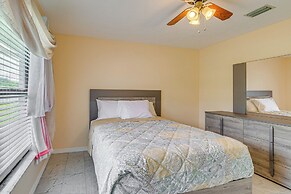 Pet-friendly Ocala Home w/ Screened-in Lanai!