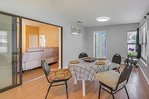 Pet-friendly Ocala Home w/ Screened-in Lanai!