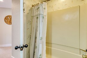 Hike, Golf & Explore: Pocono Pines Townhome