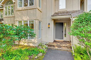 Hike, Golf & Explore: Pocono Pines Townhome