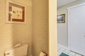 Hike, Golf & Explore: Pocono Pines Townhome