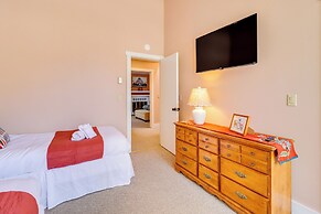 Hike, Golf & Explore: Pocono Pines Townhome