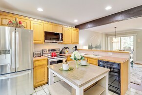 Hike, Golf & Explore: Pocono Pines Townhome