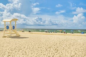 Gulf Shores Condo w/ Pool: Walk to Beaches!