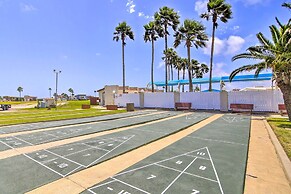 5 Mi to Beaches: Sunny Port Isabel Golf Retreat