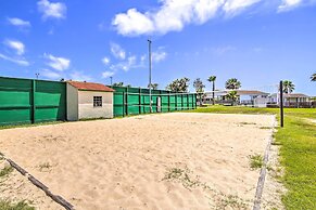 5 Mi to Beaches: Sunny Port Isabel Golf Retreat