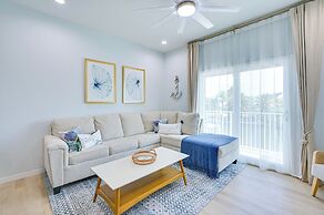 Chic Hudson Townhome: Walk to the Beach!