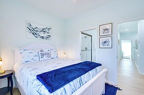 Chic Hudson Townhome: Walk to the Beach!