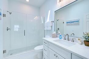 Chic Hudson Townhome: Walk to the Beach!