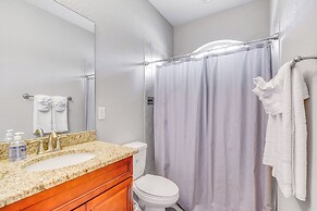 Brooksville Home ~ 5 Mi to Weeki Wachee Springs!