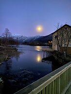 The house on the lake