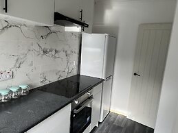 Comfy 2-bedroom Apartment