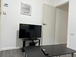 Comfy 2-bedroom Apartment