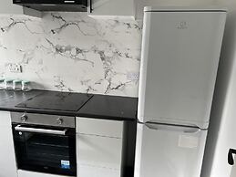 Comfy 2-bedroom Apartment