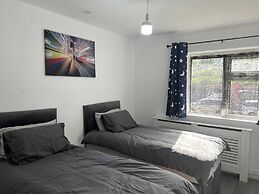 Comfy 2-bedroom Apartment