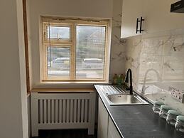 Comfy 2-bedroom Apartment