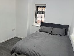 Comfy 2-bedroom Apartment