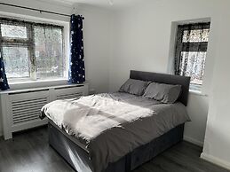 Comfy 2-bedroom Apartment