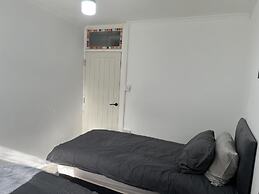 Comfy 2-bedroom Apartment