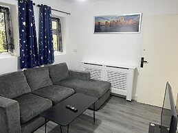 Comfy 2-bedroom Apartment