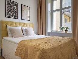 Sanders Shield - 3 Bedroom Apartment With Balcony