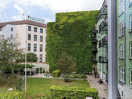 Sanders Shield - 3 Bedroom Apartment With Balcony