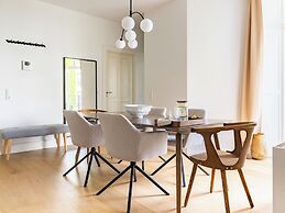 Sanders Shield - 3 Bedroom Apartment With Balcony