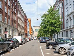 Sanders Shield - 3 Bedroom Apartment With Balcony