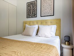 Sanders Shield - 3 Bedroom Apartment With Balcony