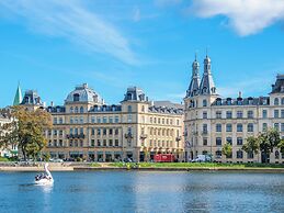 Sanders Shield - 3 Bedroom Apartment With Balcony