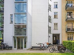 Sanders Shield - 3 Bedroom Apartment With Balcony