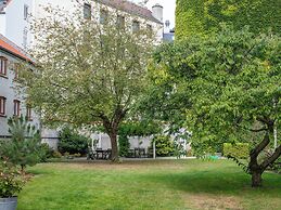 Sanders Shield - 3 Bedroom Apartment With Balcony