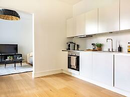 Sanders Shield - 3 Bedroom Apartment With Balcony