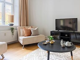 Sanders Shield - 3 Bedroom Apartment With Balcony