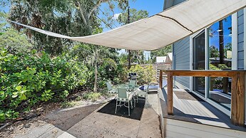Windsor By The Bay 2 Bedroom Cottage by RedAwning
