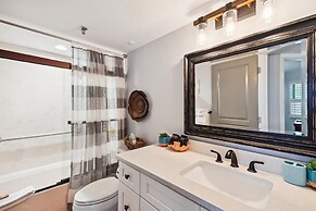 Inlet Reef 419 3 Bedroom Condo by RedAwning