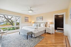 Bouquet Cottage 4 Bedroom Home by RedAwning