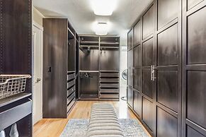 Bouquet Cottage 4 Bedroom Home by RedAwning