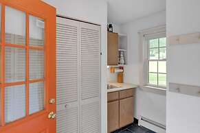 Bear Pass - Mountain View 4 Bedroom Home by RedAwning