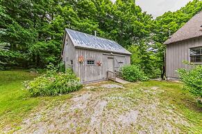 Bear Pass - Mountain View 4 Bedroom Home by RedAwning