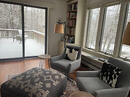 Bear Pass - Mountain View 4 Bedroom Home by RedAwning